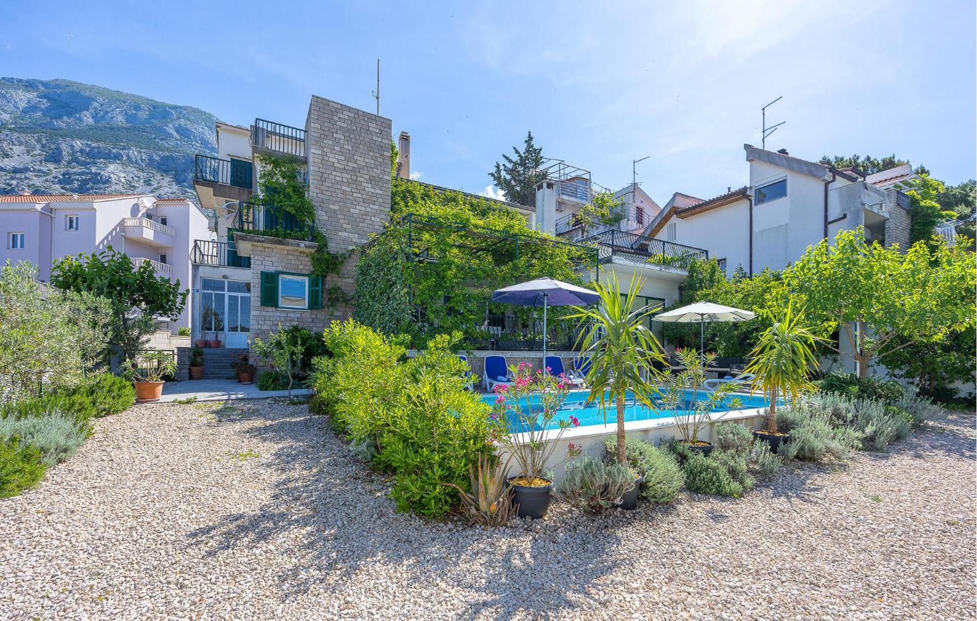 Beautiful Home In Makarska With Kitchen Buitenkant foto