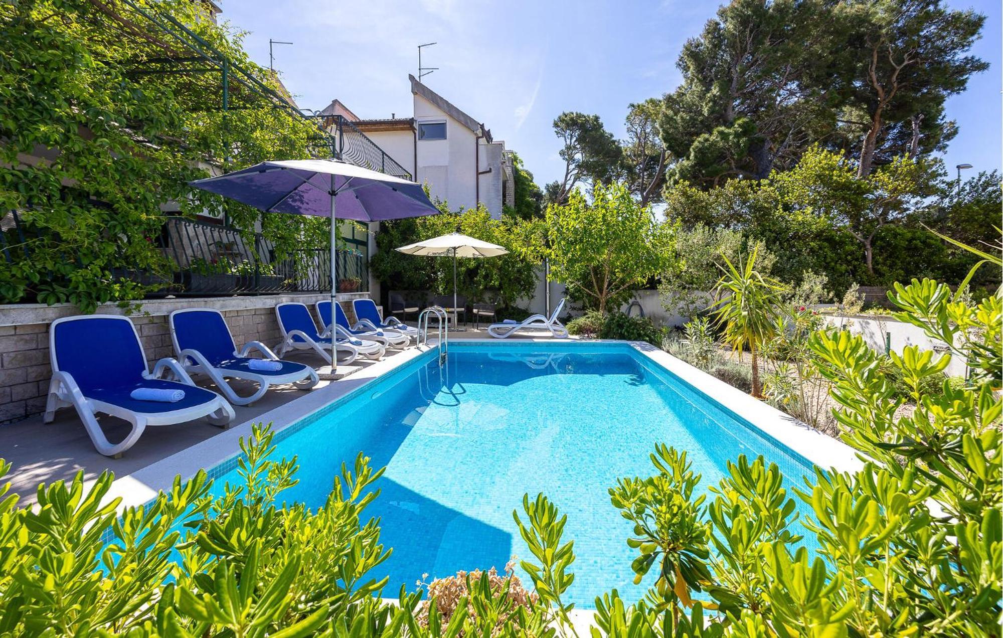 Beautiful Home In Makarska With Kitchen Buitenkant foto