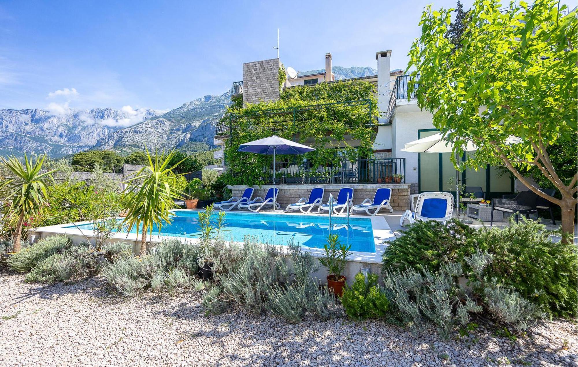 Beautiful Home In Makarska With Kitchen Buitenkant foto